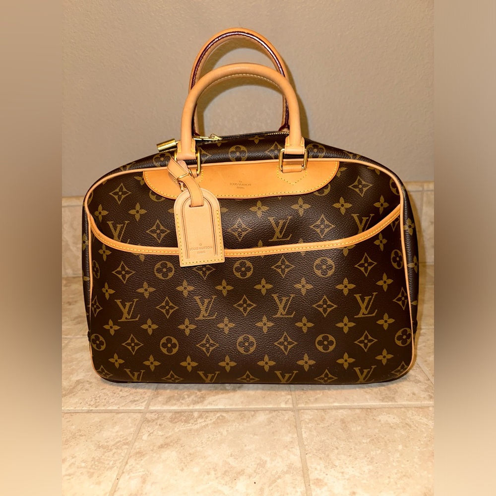 Louis Vuitton Deauville Vanity Monogram